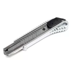 PVC vágó kés 18mm fém